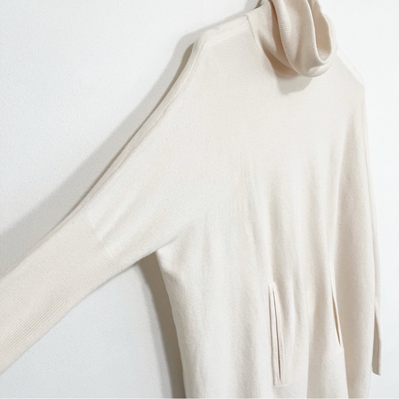 BOGO! Garnet Hill Oversized Poncho Turtleneck Tunic Sweater Ivory Medium - Picture 5 of 8